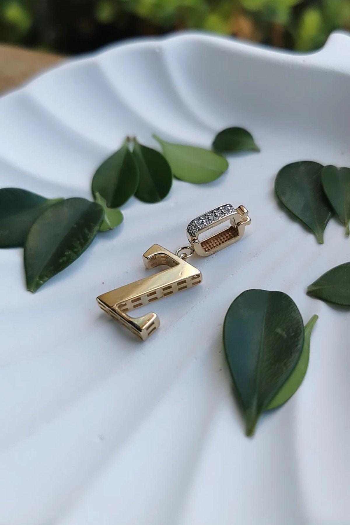 14 AYAR ÖZEL TASARIM Z HARFİ KOLYE UCU