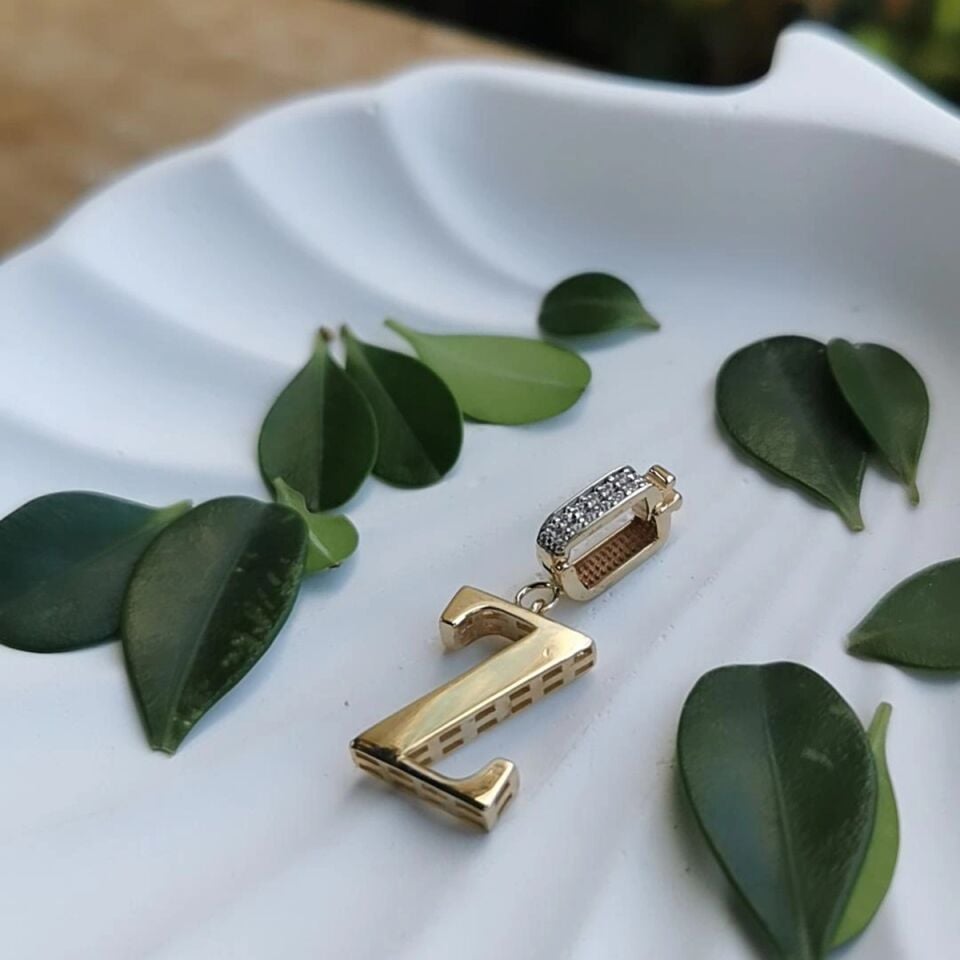 14 AYAR ÖZEL TASARIM Z HARFİ KOLYE UCU