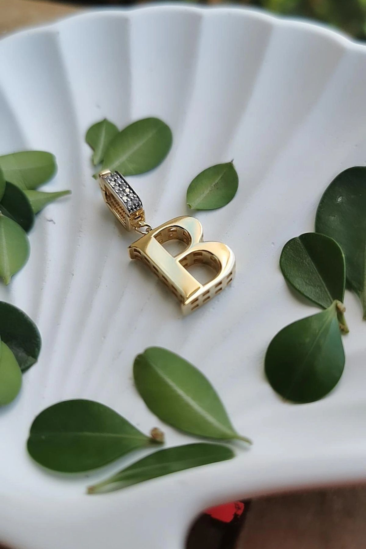 14 AYAR ÖZEL TASARIM B HARFİ KOLYE UCU