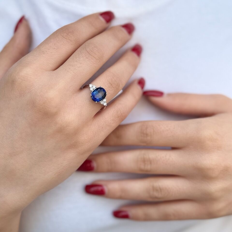 14 AYAR 3,49 CT SAFİR TAŞLI 0,23 CT PIRLANTA TAŞLI YÜZÜK