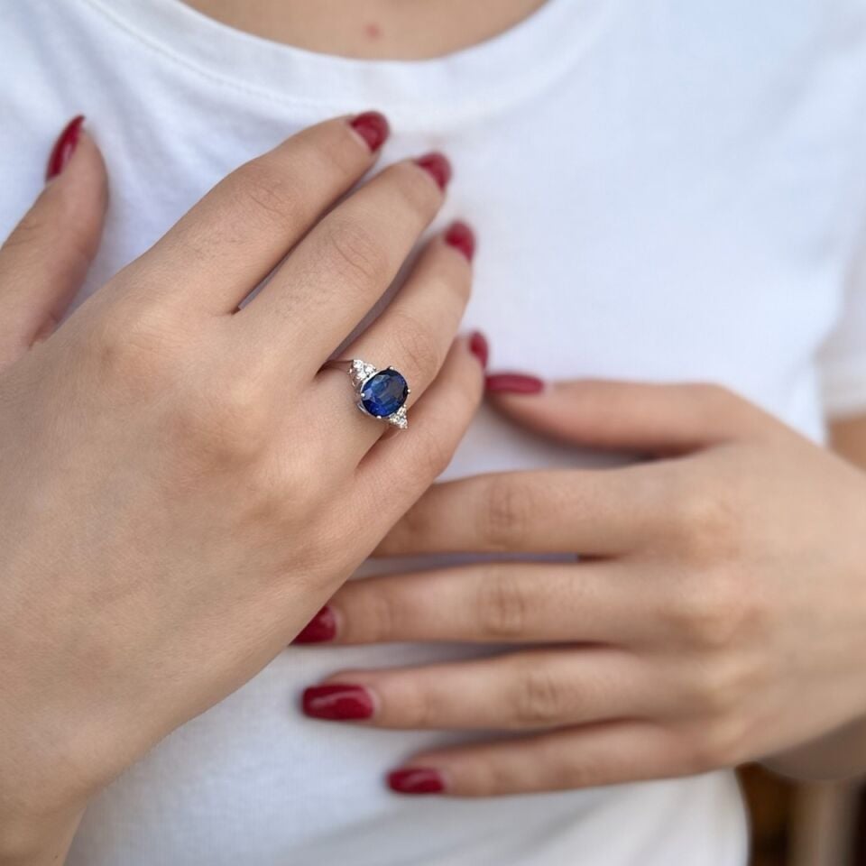 14 AYAR 3,49 CT SAFİR TAŞLI 0,23 CT PIRLANTA TAŞLI YÜZÜK