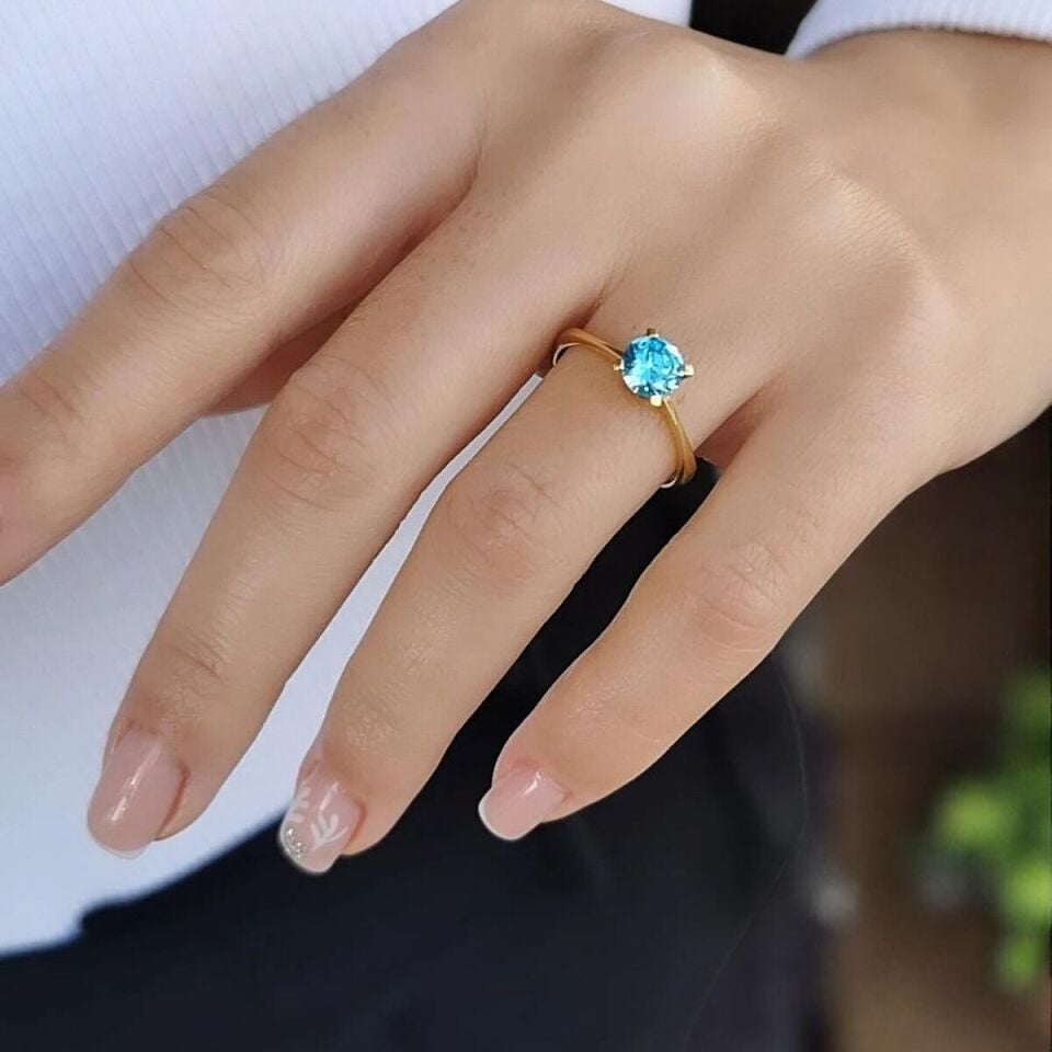 14 AYAR BLUE TOPAZ KRİSTAL TAŞLI ALTIN YÜZÜK
