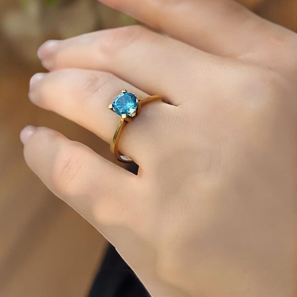 14 AYAR BLUE TOPAZ KRİSTAL TAŞLI ALTIN YÜZÜK
