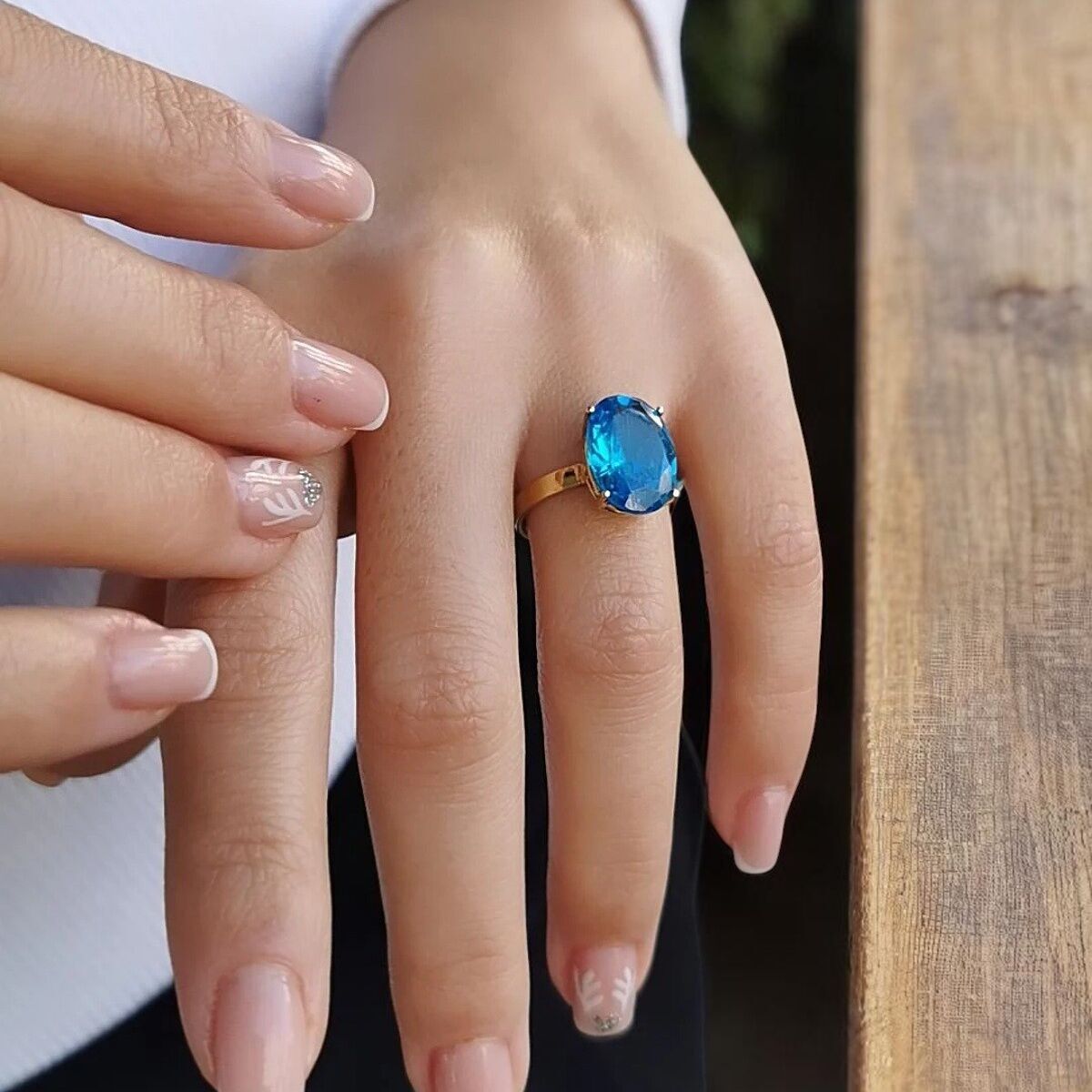 14 AYAR BLUE TOPAZ KRİSTAL TAŞLI ALTIN YÜZÜK