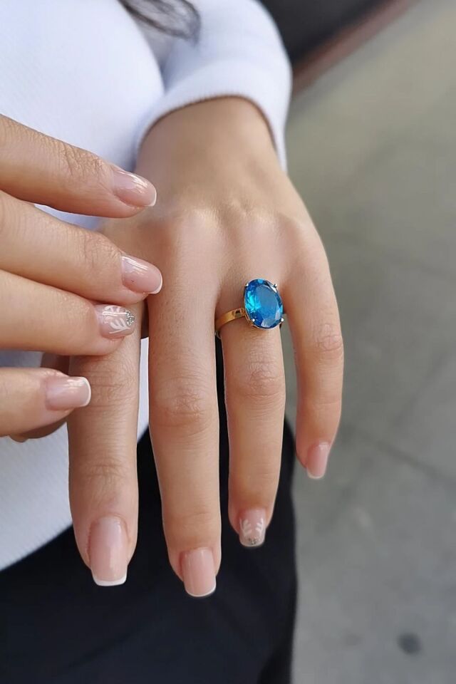14 AYAR BLUE TOPAZ KRİSTAL TAŞLI ALTIN YÜZÜK 18