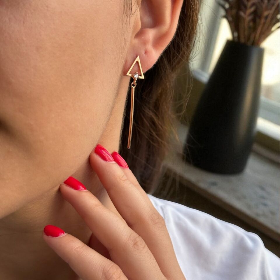 925 AYAR ROSE RENGİ İTALYAN ÜÇGEN MODEL ÇUBUKLU KÜPE