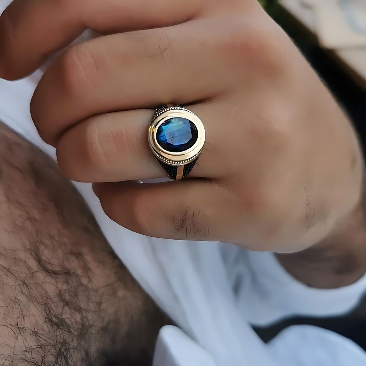 14 AYAR İTALYAN MODEL ORTA LABRADORİT TAŞLI , KENARLARI LACİVERT TAŞLI ALTIN ERKEK YÜZÜK