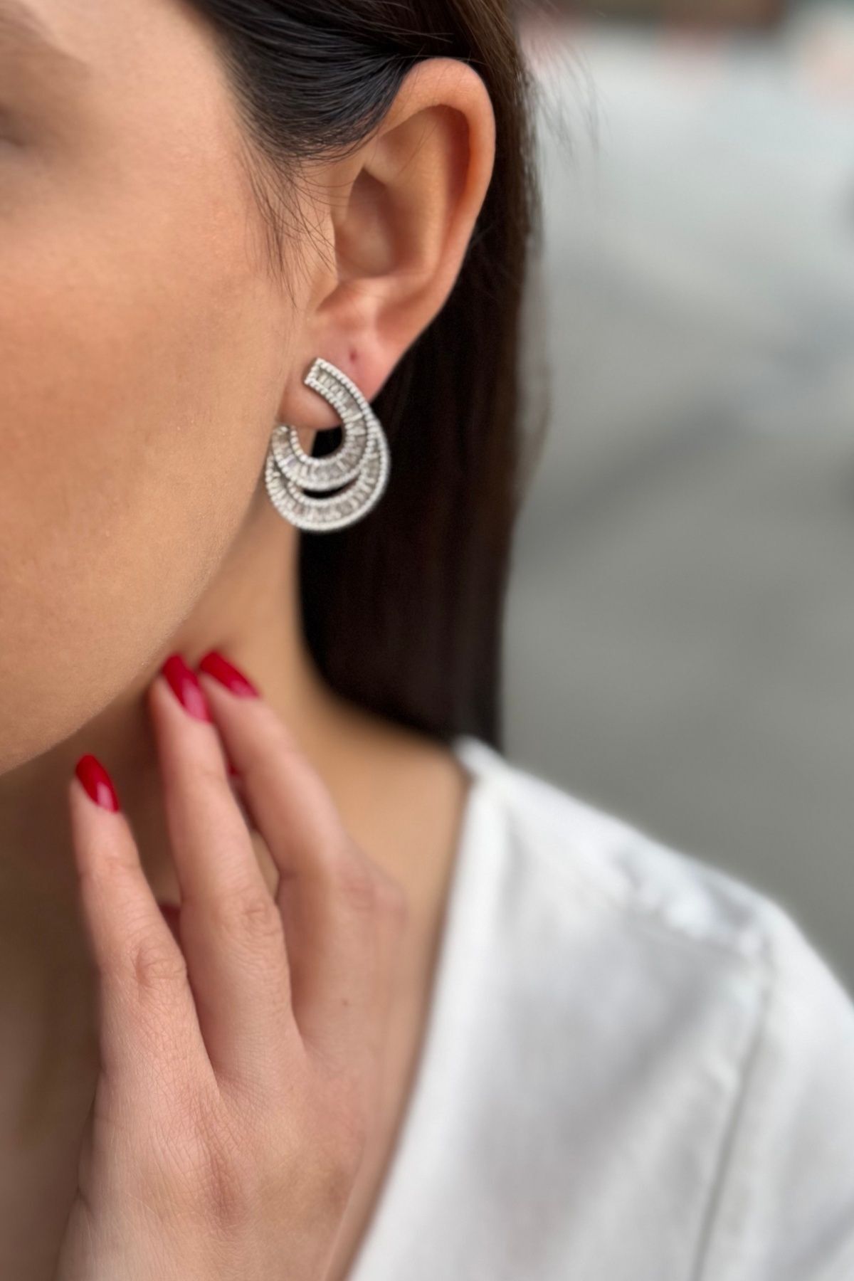 925 AYAR İTALYAN GÜMÜŞ ÖZEL TASARIM TAŞLI OVAL BAGET HALKA KÜPE