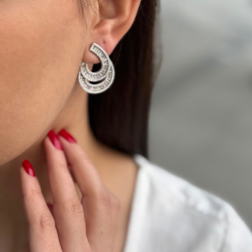 925 AYAR İTALYAN GÜMÜŞ ÖZEL TASARIM TAŞLI OVAL BAGET HALKA KÜPE