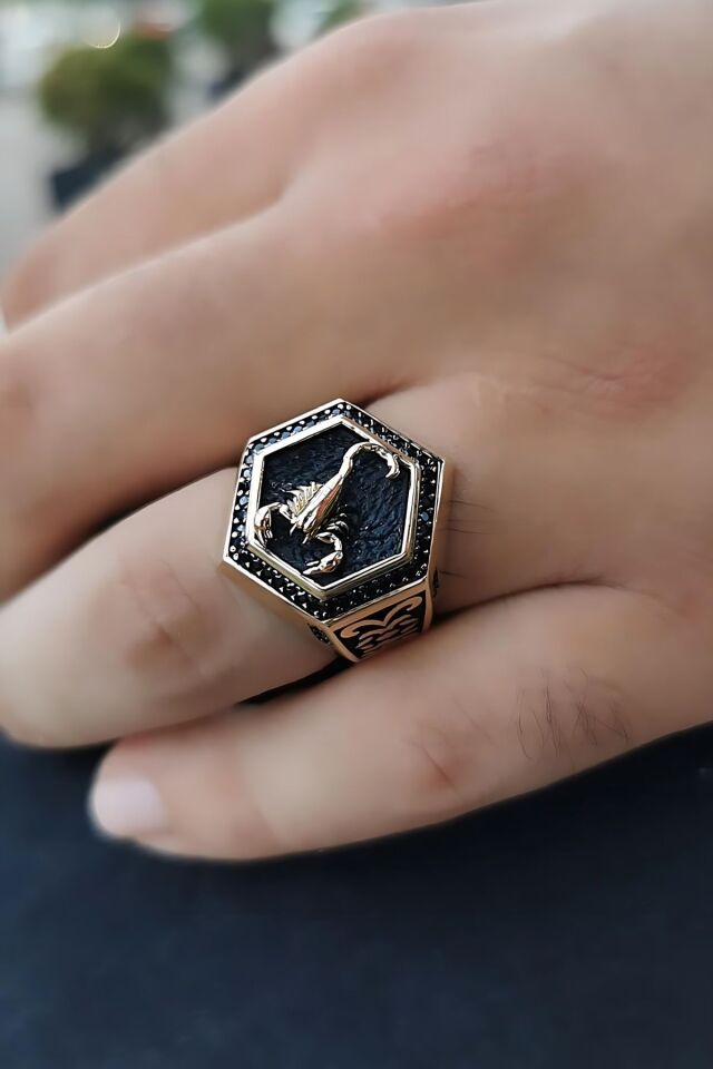 14 AYAR İTALYAN MODEL AKREP FİGÜRLÜ ALTIGEN ERKEK ALTIN YÜZÜK 25