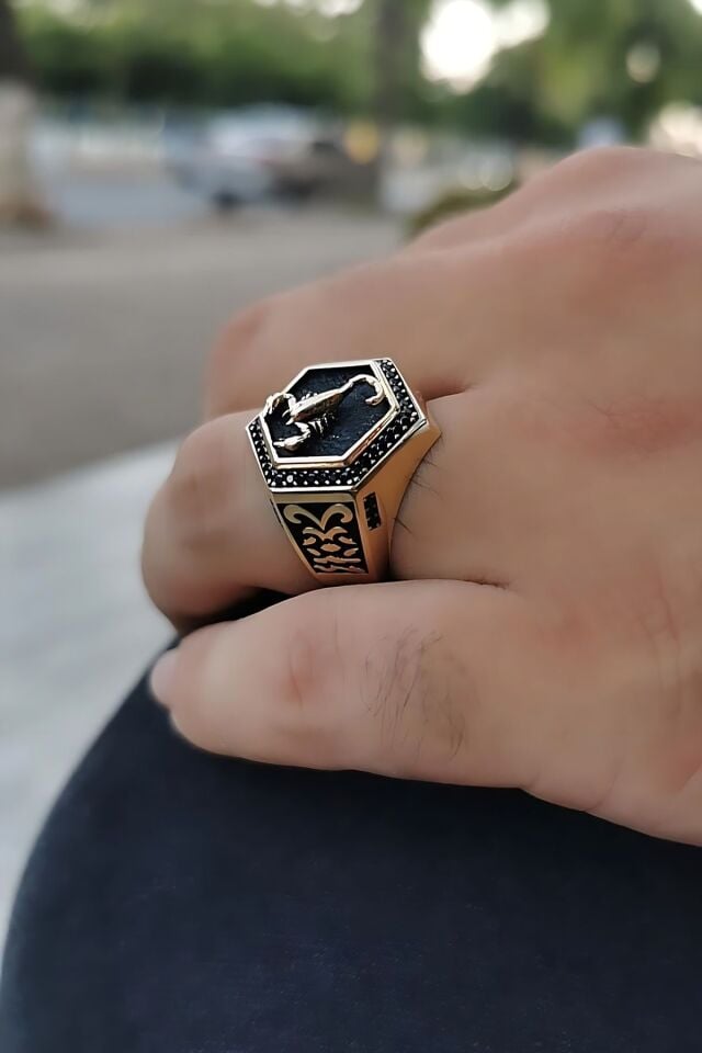 14 AYAR İTALYAN MODEL AKREP FİGÜRLÜ ALTIGEN ERKEK ALTIN YÜZÜK