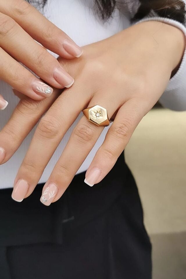 14 AYAR YILDIZ FİGÜRLÜ ALTIGEN ALTIN YÜZÜK