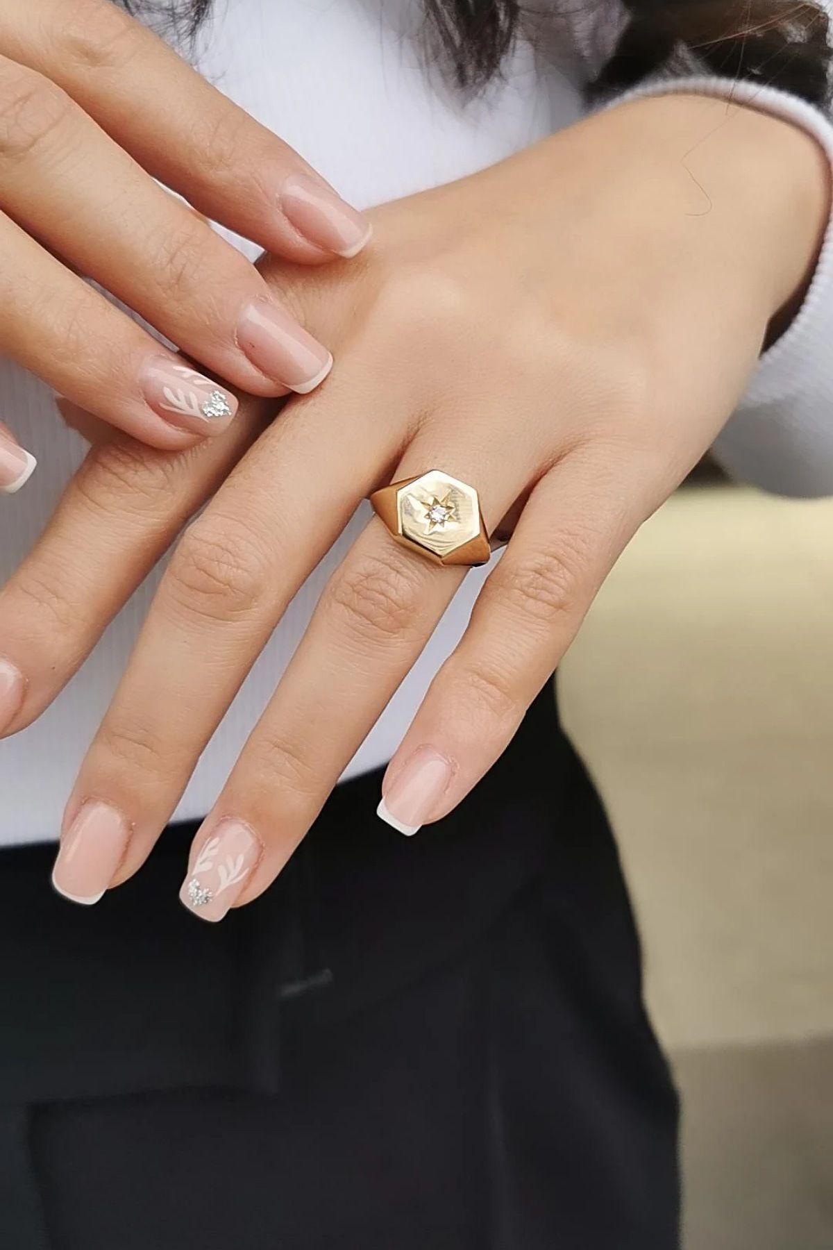 14 AYAR YILDIZ FİGÜRLÜ ALTIGEN ALTIN YÜZÜK 16