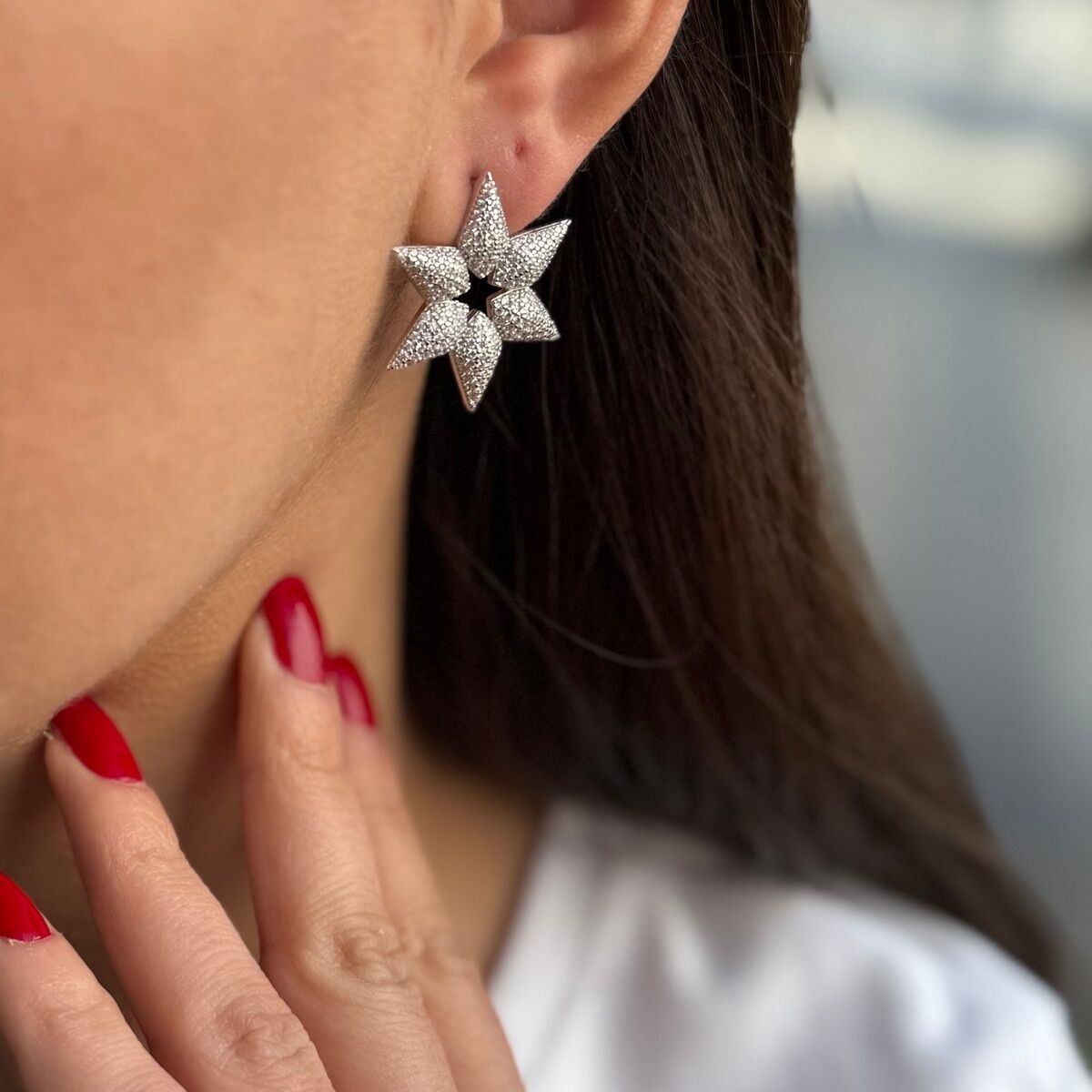 925 AYAR İTALYAN GÜMÜŞ YILDIZ MODEL TAŞLI KÜPE
