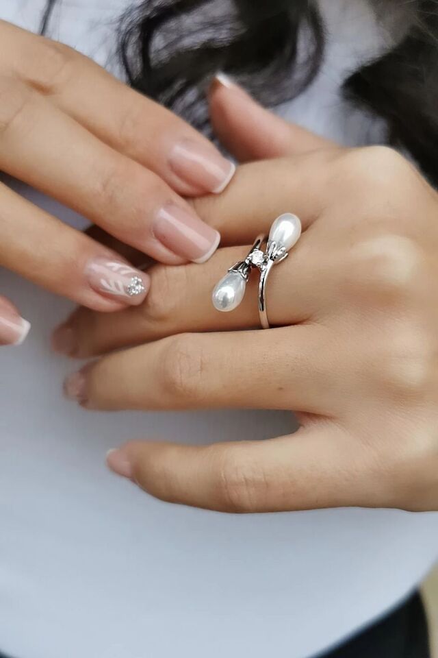 14 AYAR ÇAPRAZ MODEL DAMLA İNCİLİ BEYAZ ALTIN YÜZÜK 14