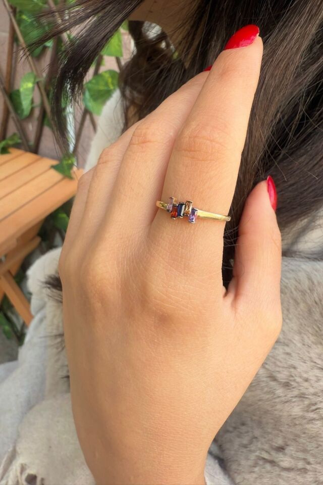 14 AYAR RENKLİ BAGET TAŞLI ALTIN YÜZÜK 16