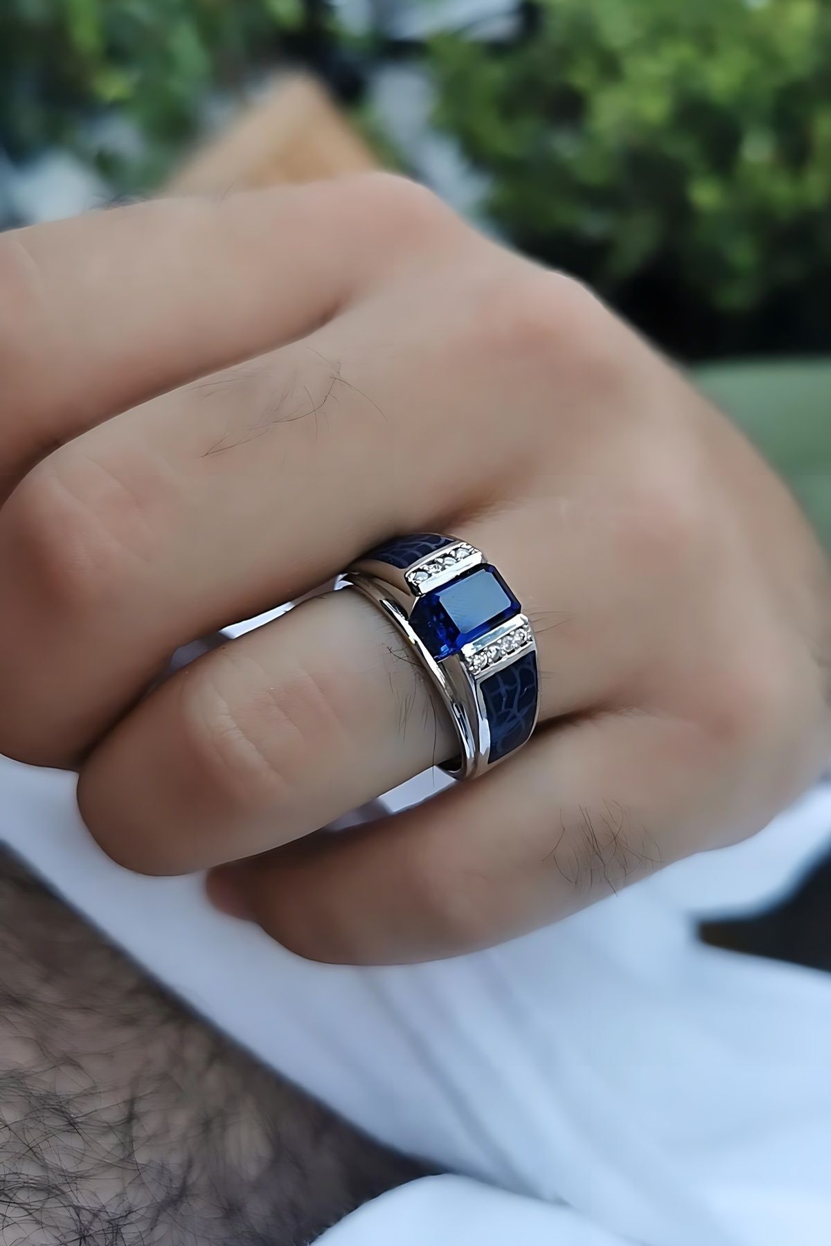 14 AYAR İTALYAN MODEL KENARLARI LACİVERT ÇATLATMA MİNE, ORTA TAŞ SAFİR VE PIRLANTA BEYAZ ALTIN ERKEK 28