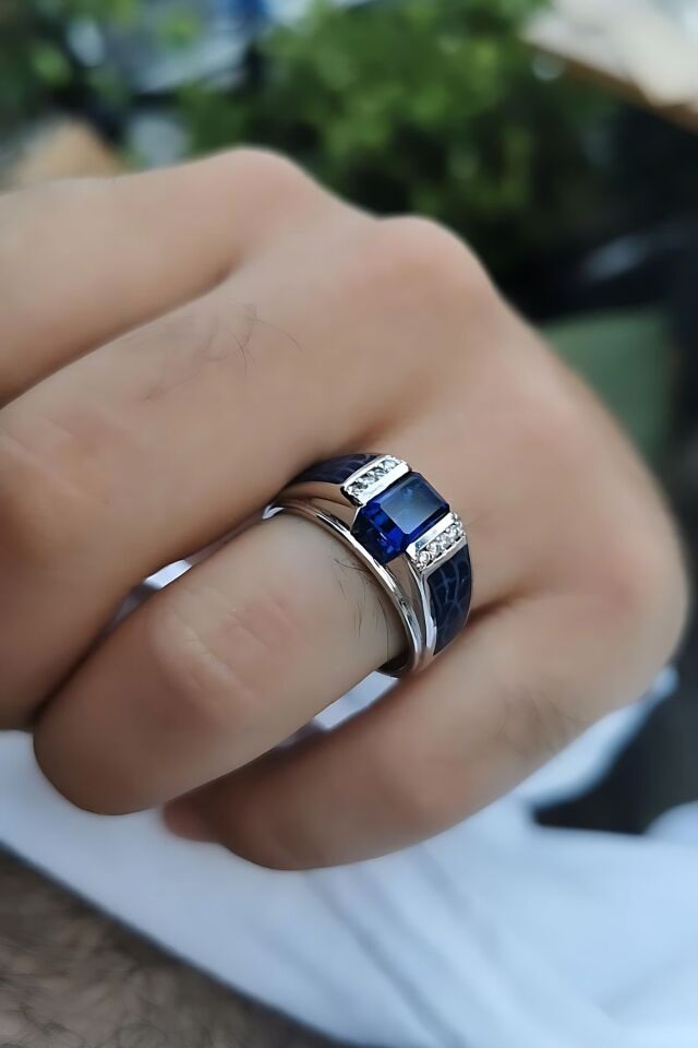 14 AYAR İTALYAN MODEL KENARLARI LACİVERT ÇATLATMA MİNE, ORTA TAŞ SAFİR VE PIRLANTA BEYAZ ALTIN ERKEK 30