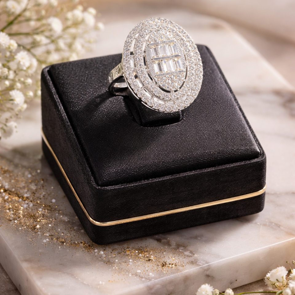 14 AYAR BEYAZ ALTIN BAGET TAŞLI OVAL YÜZÜK