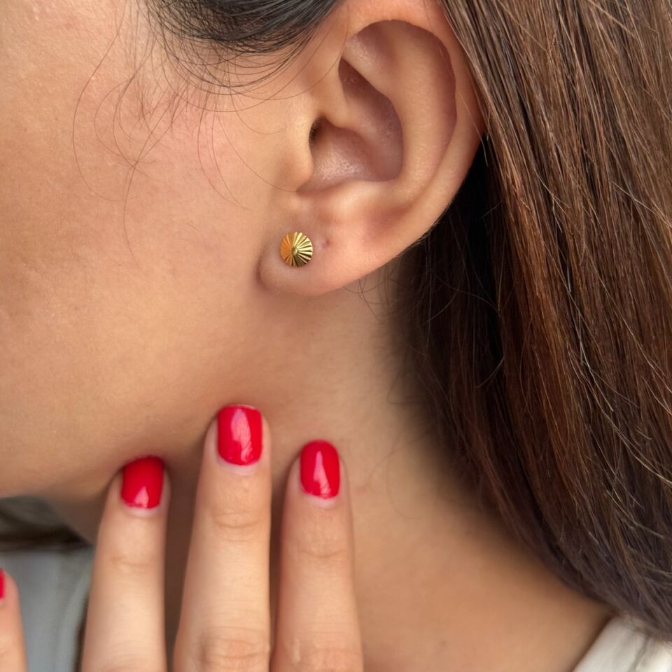 22 AYAR ÜSTÜ KALEMLİ YUVARLAK DÜĞME KÜPE