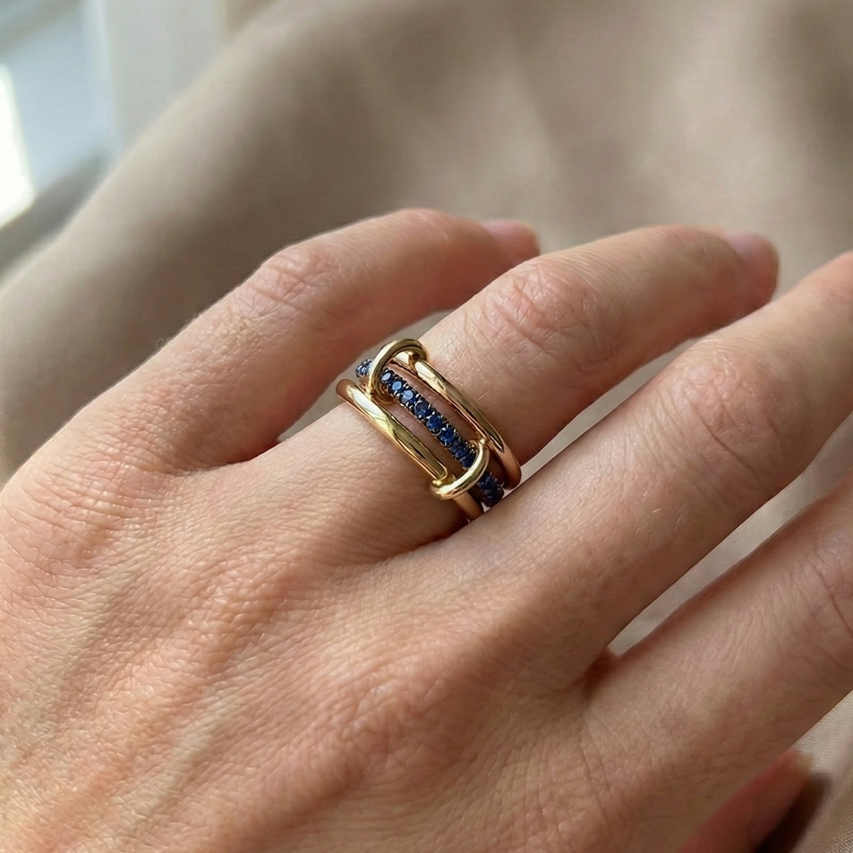 14 AYAR ÖZEL TASARIM HALKALI TAMTURLU LACİVERT TAŞLI ALTIN YÜZÜK