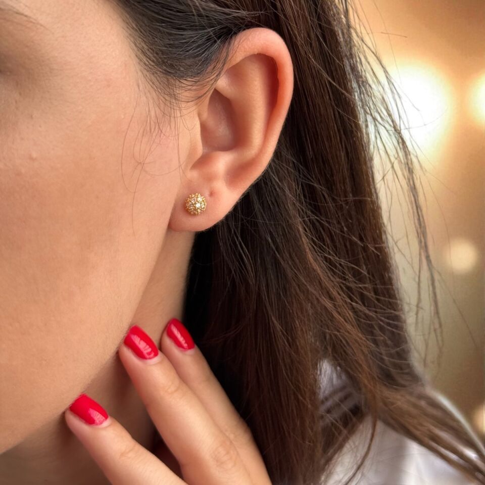 22 AYAR TAŞLI TOP KÜPE