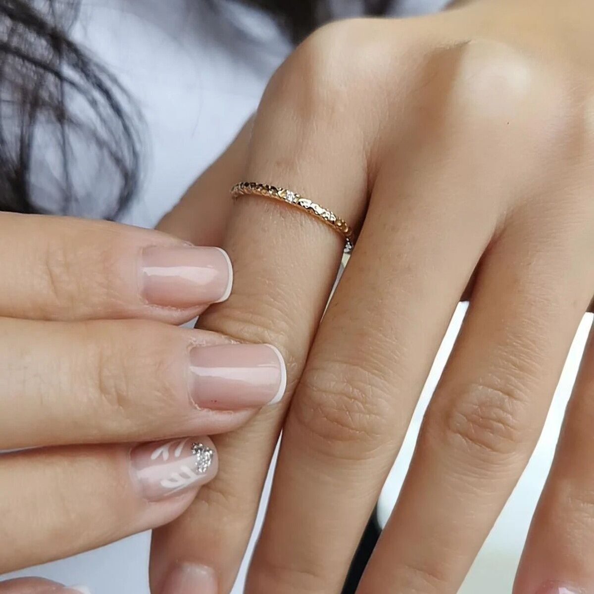 14 AYAR MİNİMAL KÜÇÜK TEKTAŞLI DÖVME YÜZÜK