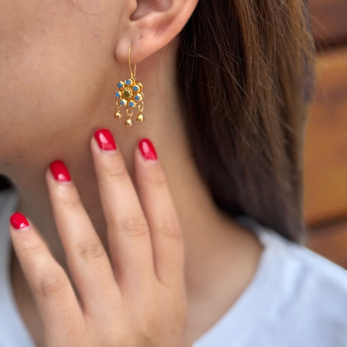 22 AYAR FİRUZE TAŞLI MENGİÇLİ ÇİÇEK TASARIM KÜPE