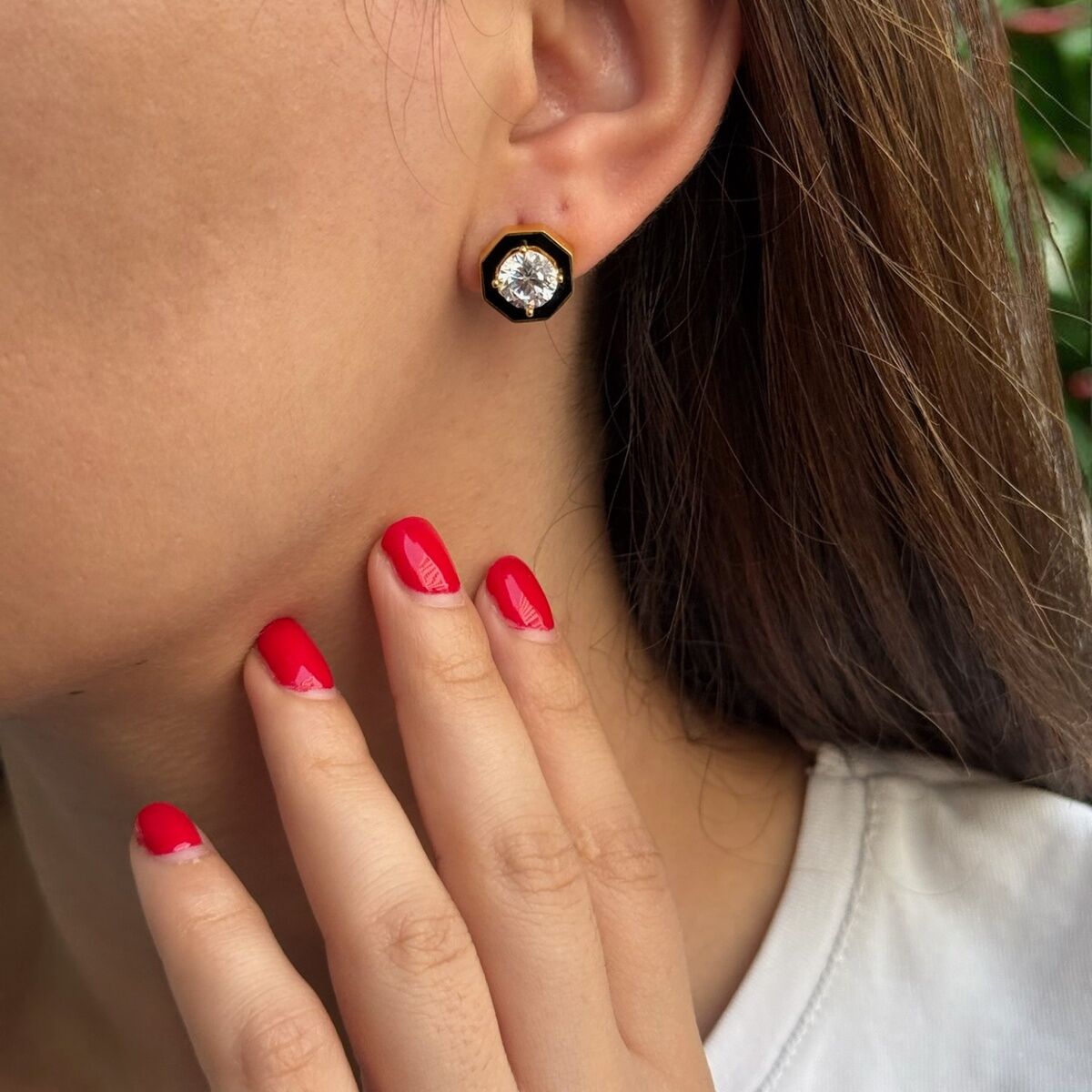 22 AYAR SİYAH MİNELİ ORTASI TEKTAŞ ALTIGEN MODEL TASARIM KÜPE