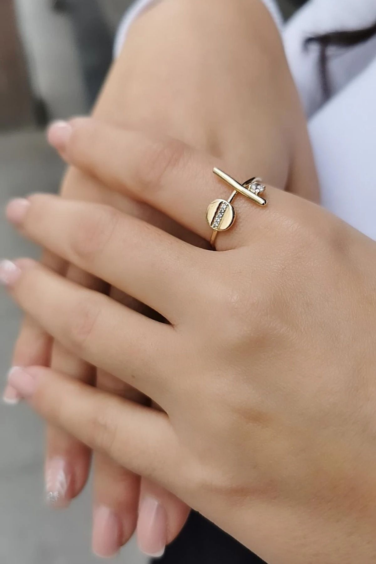 14 AYAR İTALYAN ÇİZGİ VE DAİRE MODEL ALTIN YÜZÜK 18