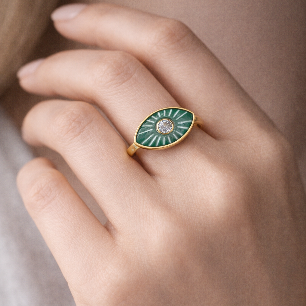 14 AYAR ÖZEL TASARIM YEŞİL TAŞLI ALTIN GÖZ YÜZÜK