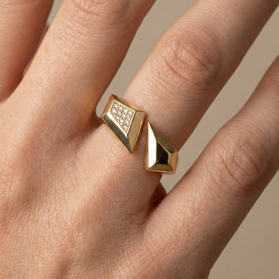 14 AYAR İTALYAN ÜÇGEN TASARIM ALTIN YÜZÜK