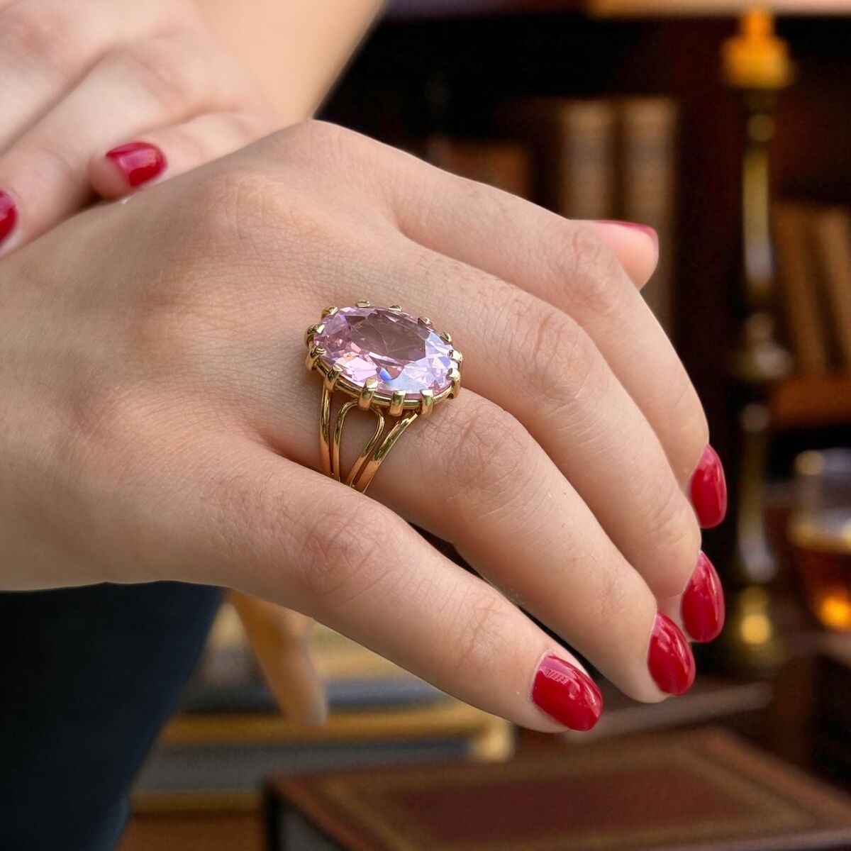 14 AYAR ÖZEL TASARIM PİNK KUVARS TAŞLI OVAL YÜZÜK