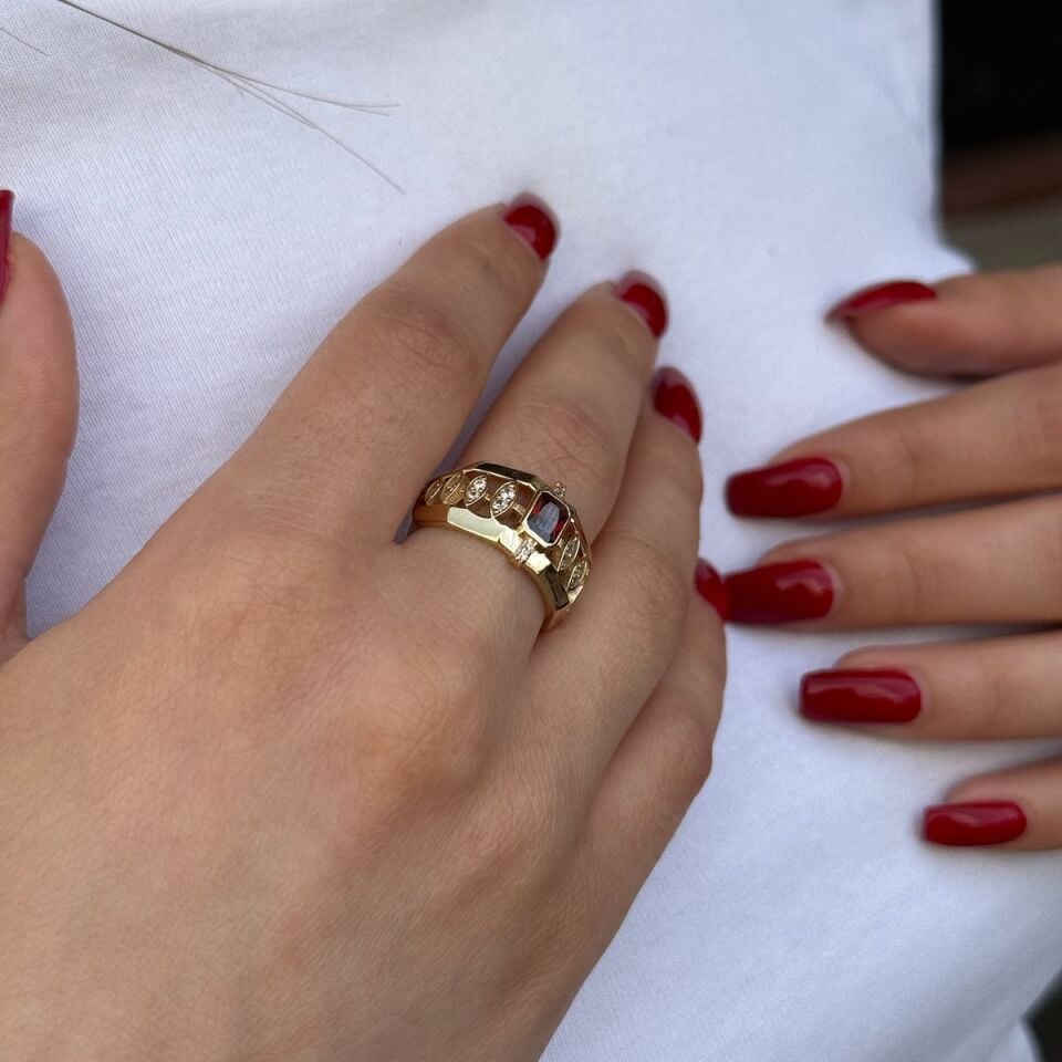 14 Ayar Kırmızı Garnet Taşlı Altın Yüzük