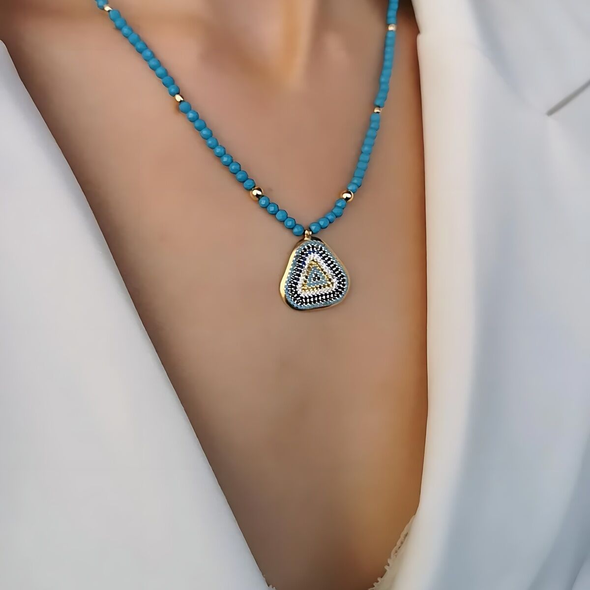 14 AYAR FİRUZE TAŞLI NAZAR BONCUKLU ÜÇGEN MODEL ALTIN KOLYE