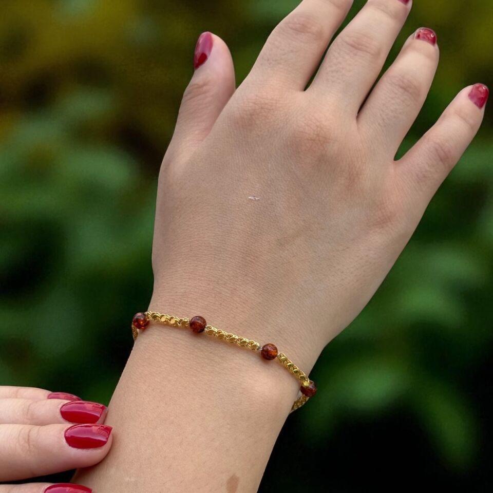 14 AYAR KEHRİBAR TAŞLI 22 AYAR RENGİNDE ALTIN BİLEKLİK