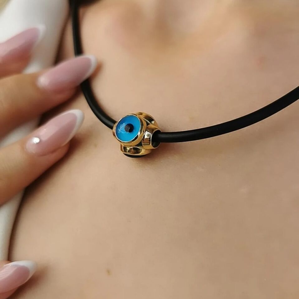 14 AYAR ÖZEL TASARIM NAZAR BONCUKLU İTHAL SİYAH KAUÇUK İPLİ ALTIN KOLYE