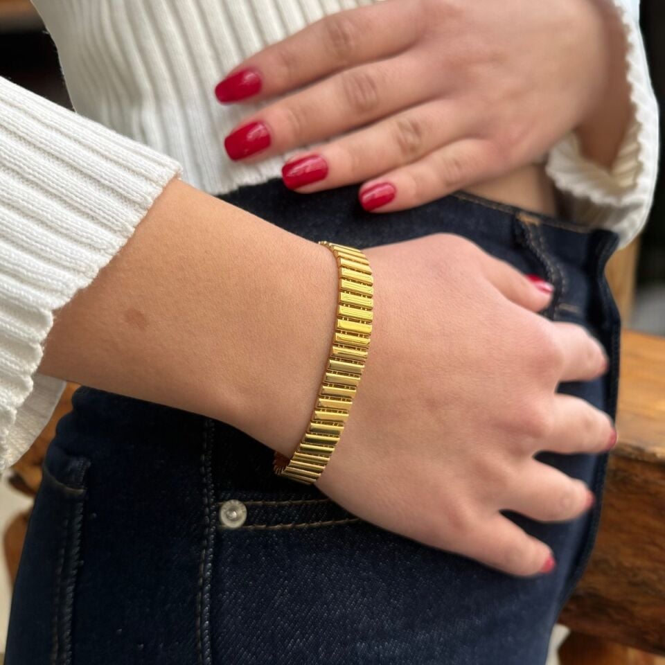 22 AYAR SAAT KORDONU MODEL İTALYAN TASARIM ALTIN BİLEKLİK