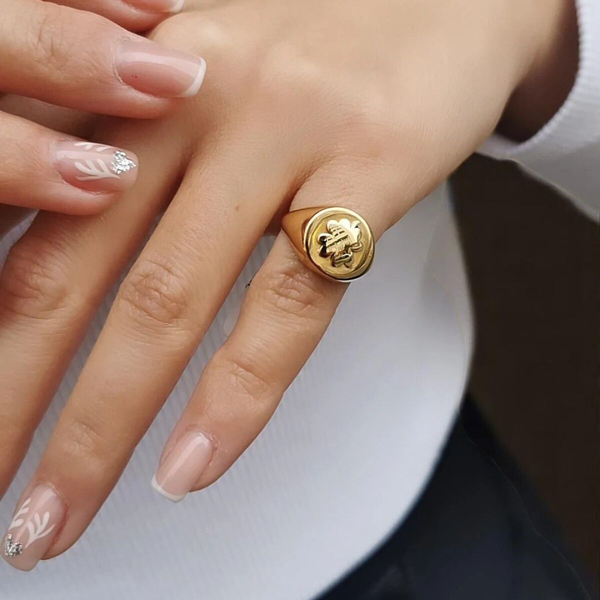 14 AYAR YONCA KABARTMALI SERÇE PARMAK ŞÖVALYE ALTIN YÜZÜK