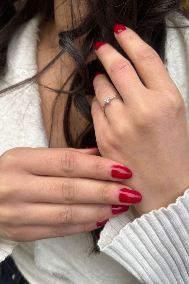 14 AYAR 0,05 CT PIRLANTA TAŞLI ÜÇGEN TASARIM ALTIN YÜZÜK 15