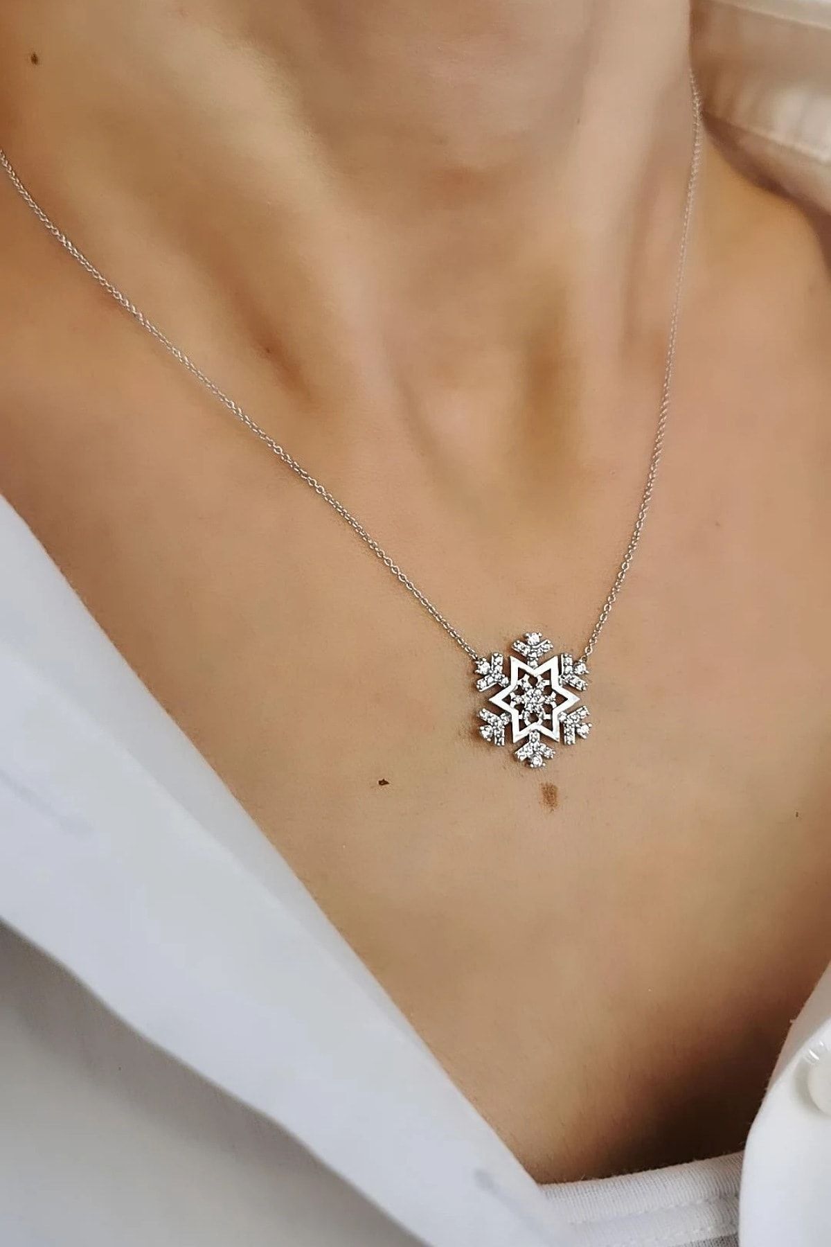 14 Ayar Beyaz Altın Özel Tasarım Kar Tanesi