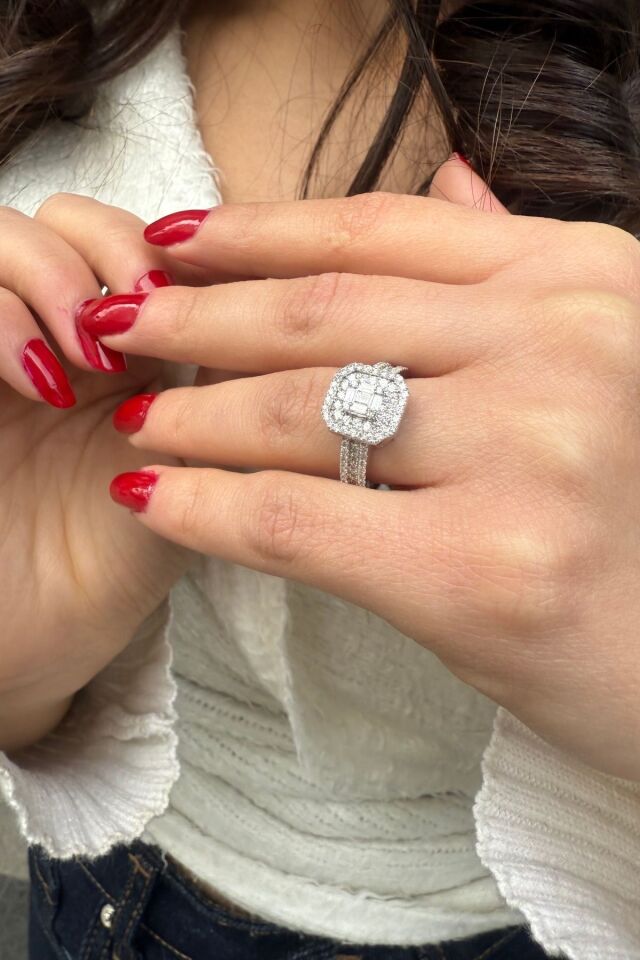 14 AYAR 0,79 CT PIRLANTA TAŞLI YÜZÜK