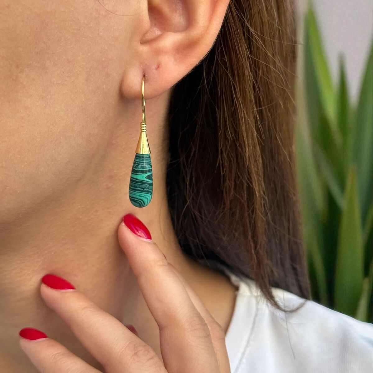 14 Ayar Malahit Taşlı El Yapımı Sallantılı Altın Küpe