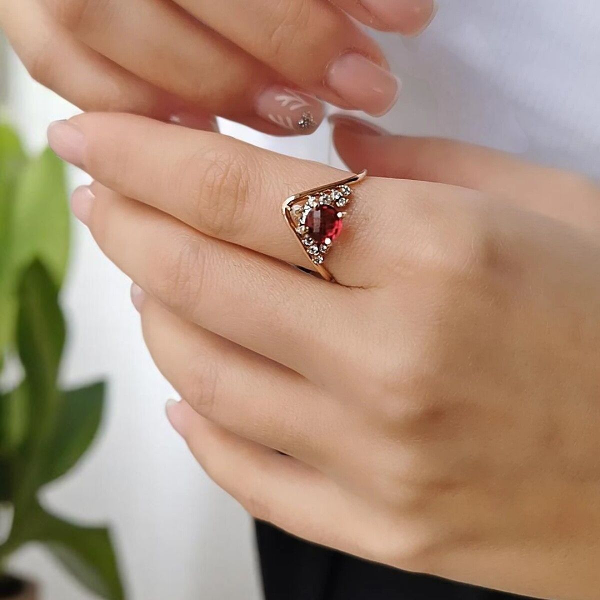 14 AYAR ROSE RENGİ İTALYAN MODEL FUŞYA TAŞLI ALTIN YÜZÜK