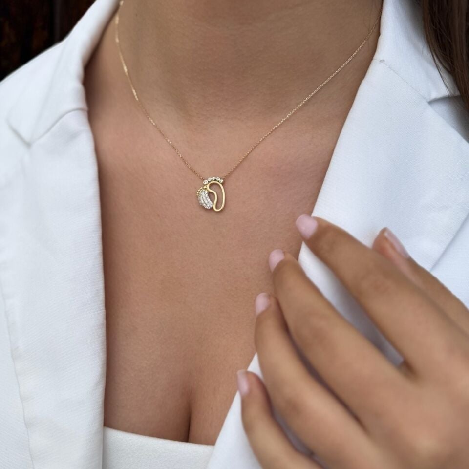 14 Ayar Ayak Izi Altın Kolye