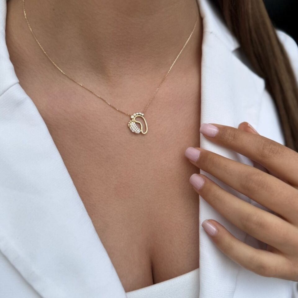 14 Ayar Ayak Izi Altın Kolye