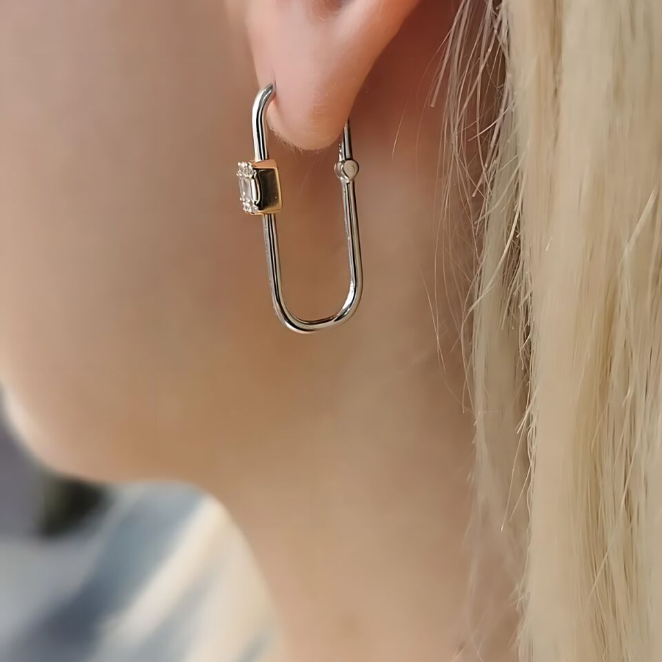 14 AYAR 0,26 CT PIRLANTA TAŞLI ÖZEL TASARIM DİKDÖRTGEN KÜPE