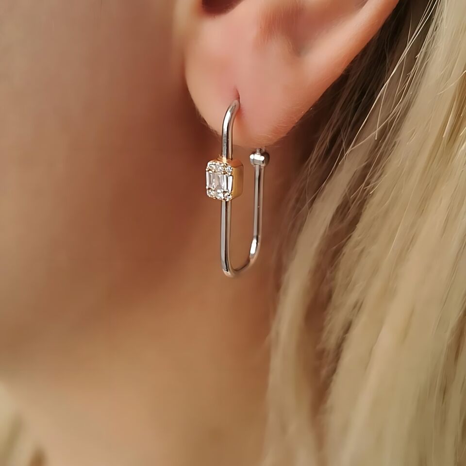 14 AYAR 0,26 CT PIRLANTA TAŞLI ÖZEL TASARIM DİKDÖRTGEN KÜPE