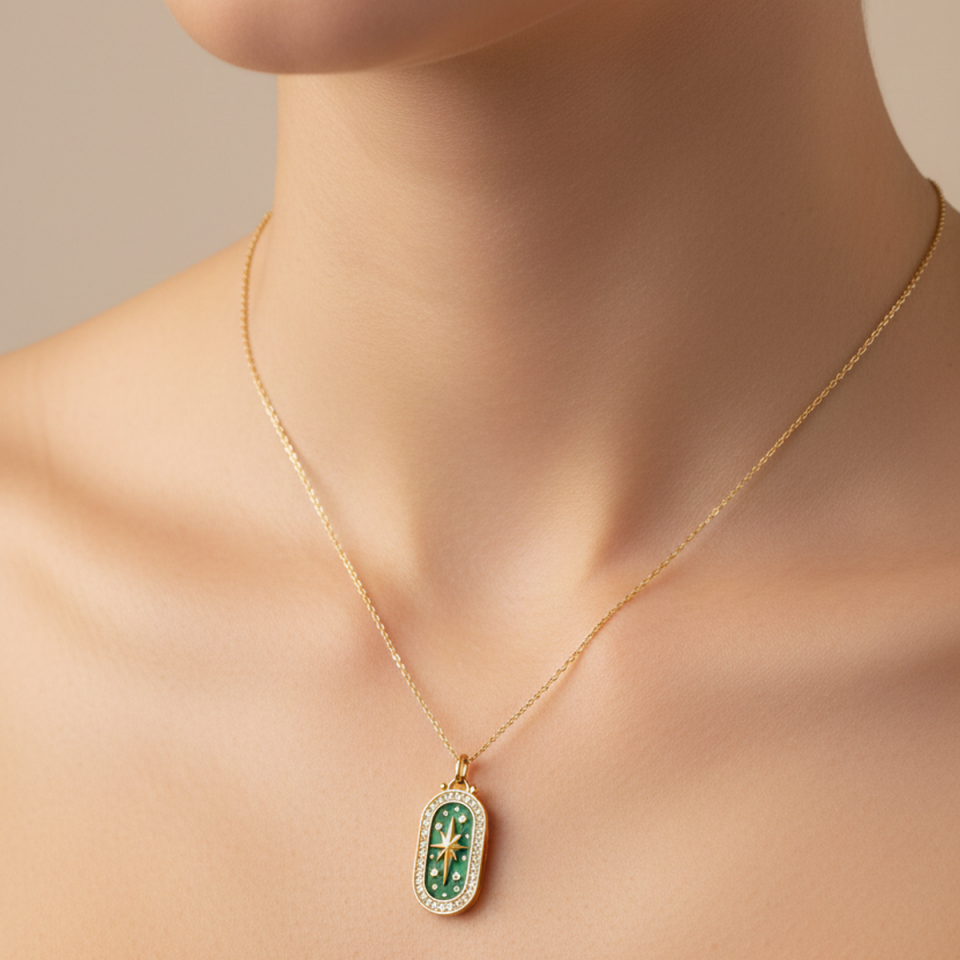 14 AYAR ÖZEL TASARIM YEŞİL MİNELİ KUTUPYILDIZI ALTIN KOLYE