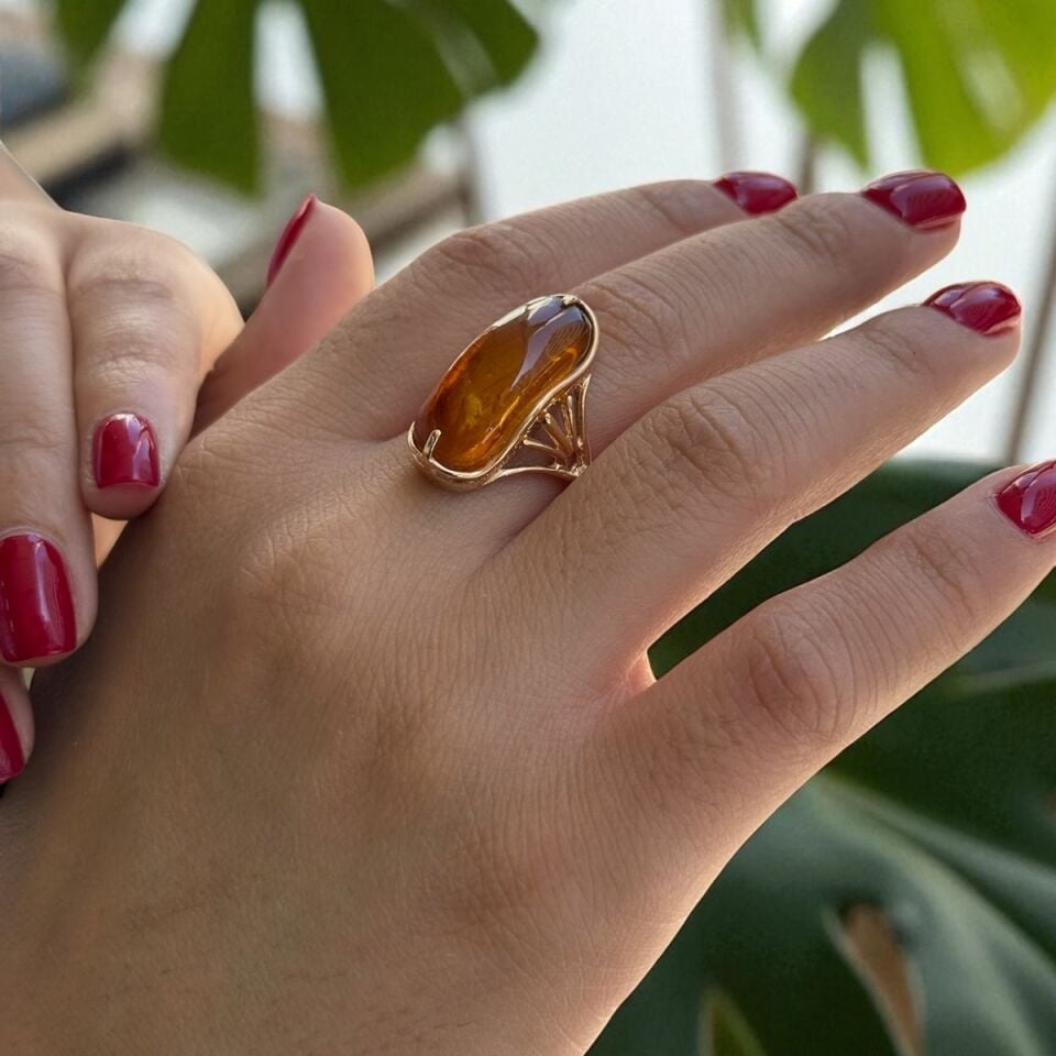 14 AYAR KEHRİBAR TAŞLI ROSE RENGİ TASARIM YÜZÜK